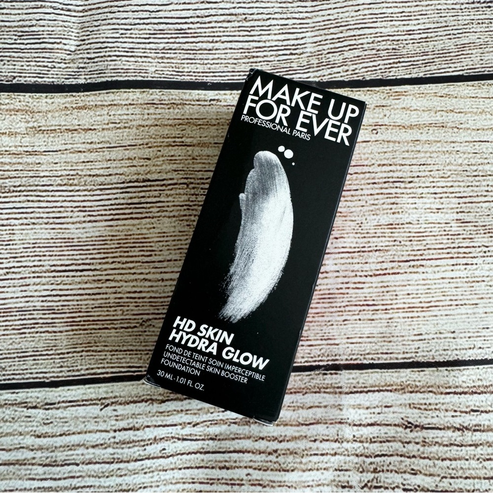 Makeup Forever HD Skin Hydra Glow Foundation